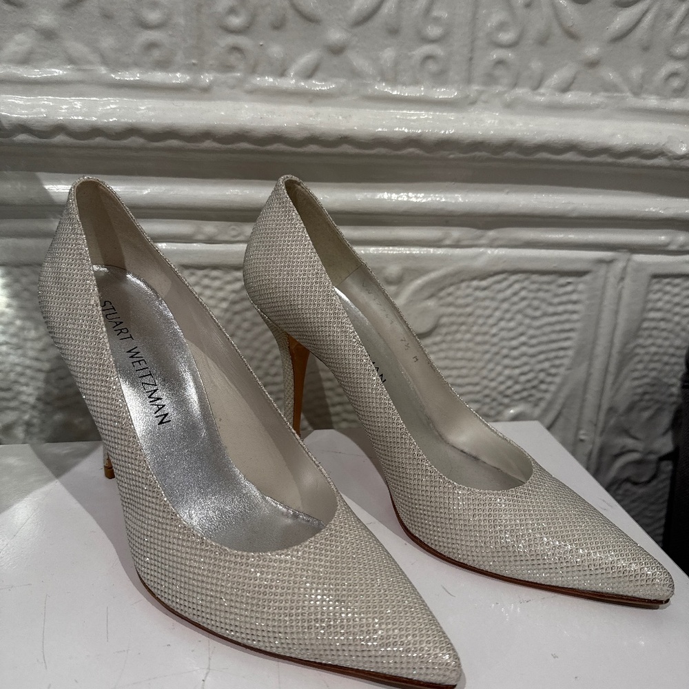 Stuart Whitman shimmer pumps